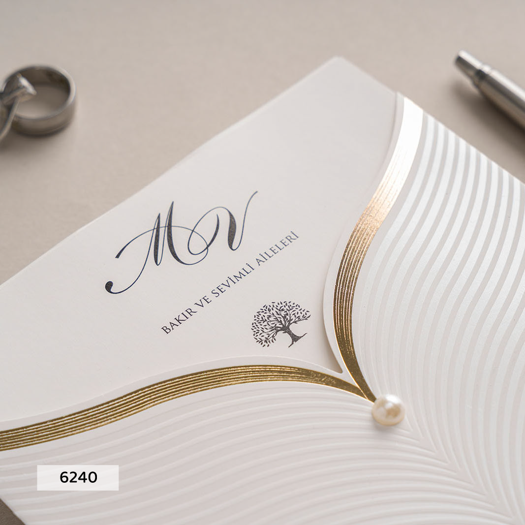 6240 - Wedding Invitation with Pearl-Decorated Sleeve